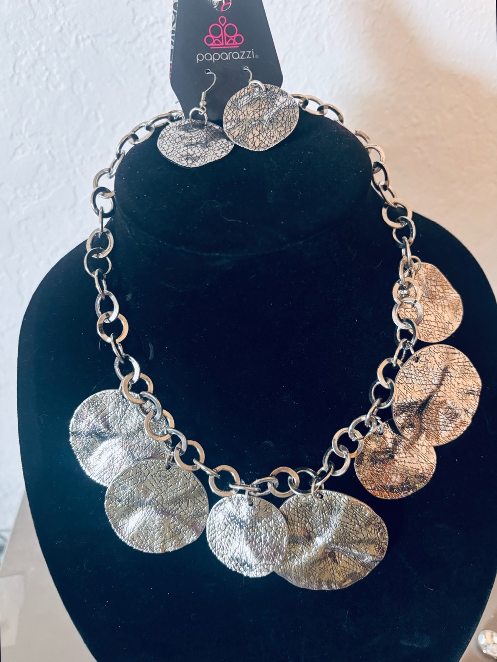 paparazzi Silver Textured Disc Statement Necklace and Earrings